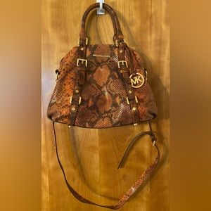 Michael Kors AP-1112 Purse